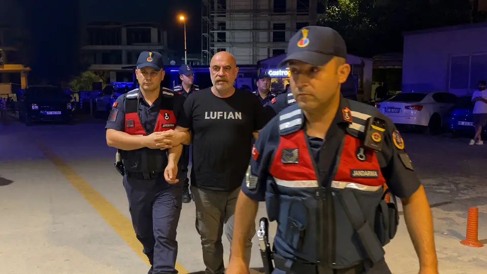 Yönetmen Ezel Akay ve kardeşi Eren Kazım Akay'ın uyuşturucu testleri pozitif çıktı