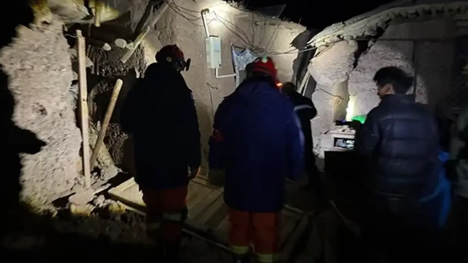 Tibet'de 7 büyüklüğünde deprem meydana geldi.