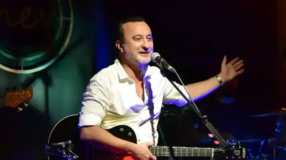 Şarkıcı Nevzat Doğansoy, karaciğer yetmezliği nedeniyle hayatını kaybetti