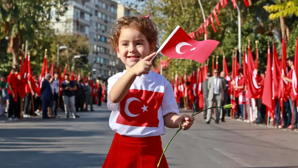 29 Ekim Cumhuriyet Bayramı’nda Okullar Tatil: 28 Ekim Yarım Gün Uygulaması