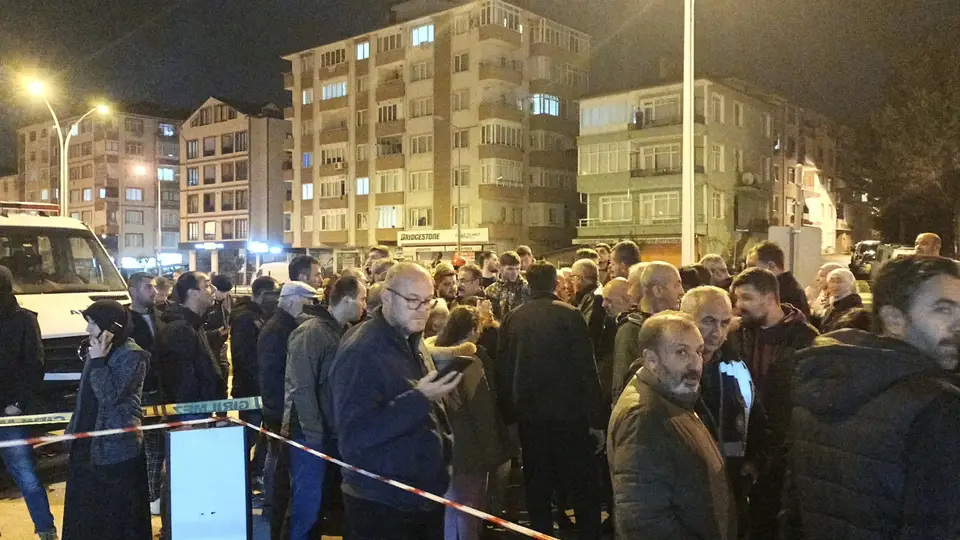 Kocaeli'de 7 katlı bina boşaltıldı, kolonlardan ses geldi