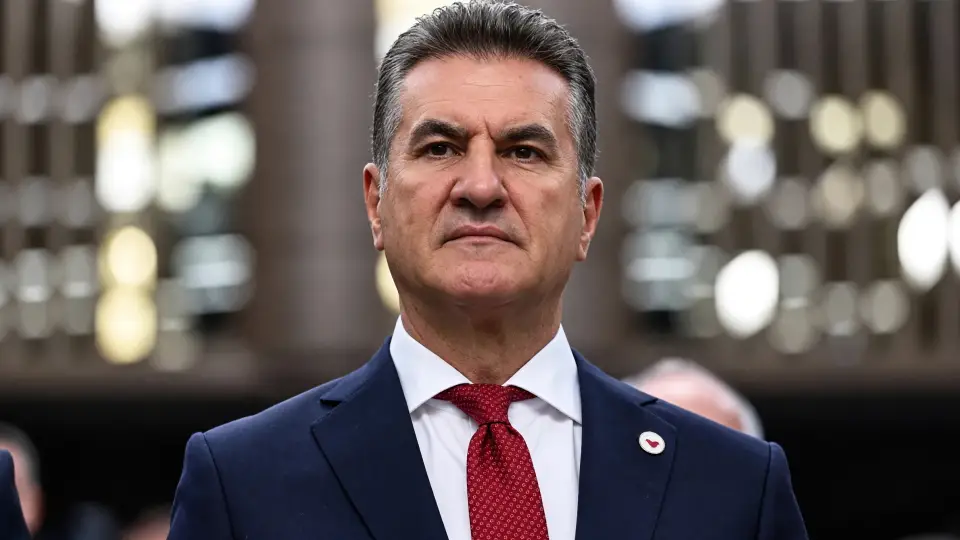 Mustafa Sarıgül, YENİ Parti üyeliğini askıya alıyor