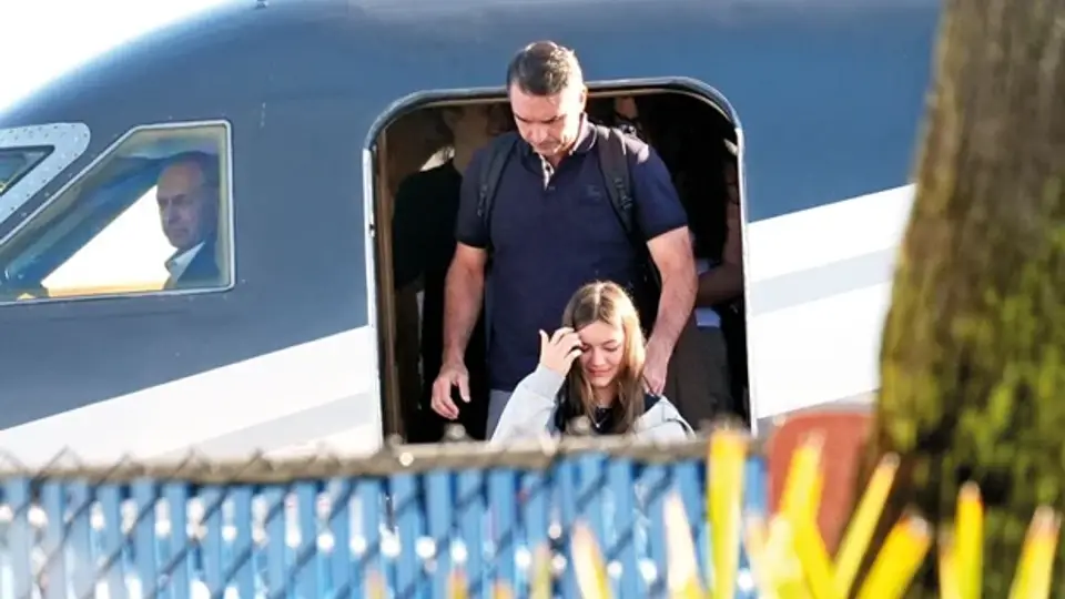 ABD'ye kaçan Flavio Bolsonaro, kendisini Brezilya'nın lideri ilan etti