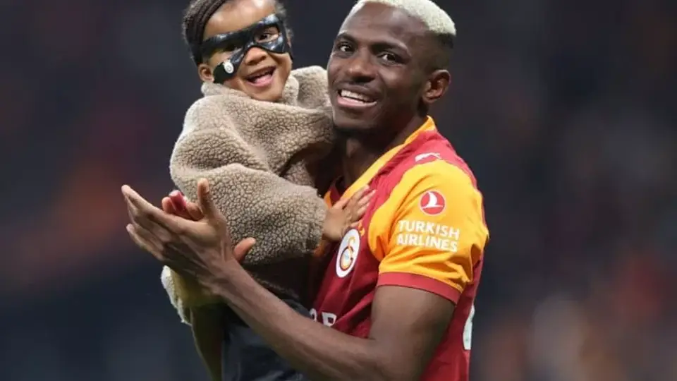 Victor Osimhen ikinci kez baba oldu, kızı Liora Audrey