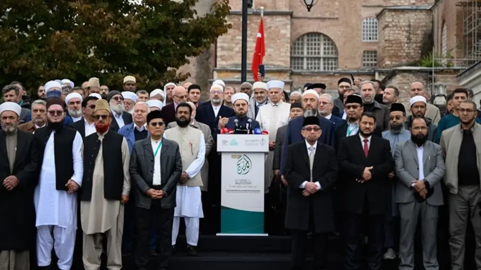 Ayasofya Önünde İslam Dünyasına Birlik Çağrısı: Uluslararası İslam Birliği Konferansı Bildirgesi Açıklandı