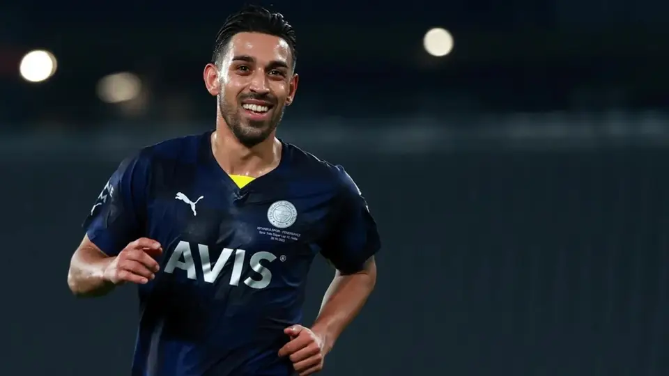 Fenerbahçe, İrfan Can Kahveci'nin Sözleşmesini Yeniledi