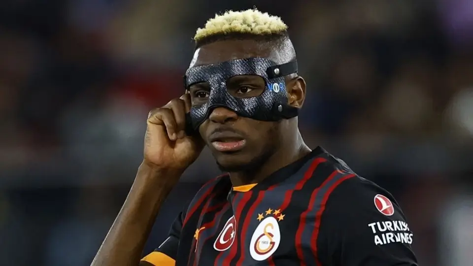 Galatasaray'ın Yıldızı Osimhen'e Yakışmayan Hareket! Eğlence Mekanında Gazetecilere Saldırdı