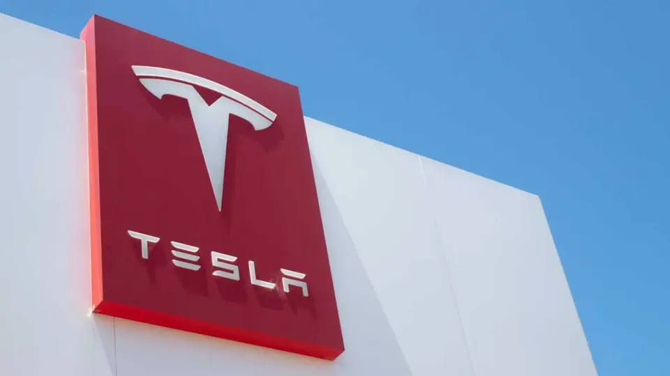 ABD'de Tesla'ya Silahlı Saldırı
