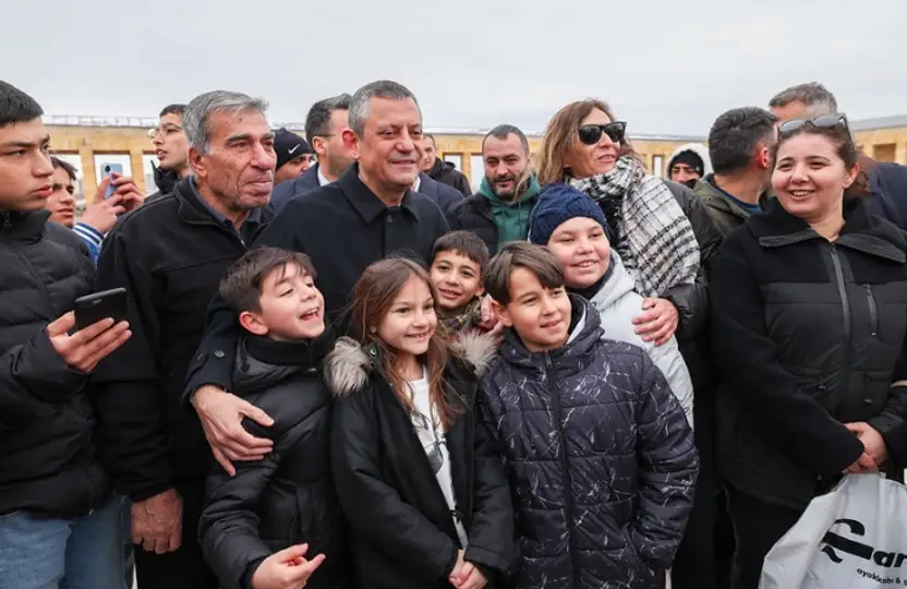 CHP'de Değişim Fırtınası: İşte Özel'in İlk A Takımı