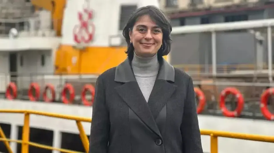Üsküdar Belediye Başkanı Sinem Dedetaş Hakkında Çirkin Sözler! "Twerk Dansı Yaparak Çalışanlarının Maaşını Ödesin"
