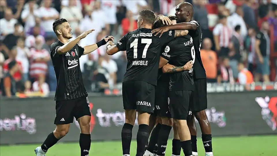 Beşiktaş, Derbilerde Ezeli Rakiplerine Karşı Zirvede