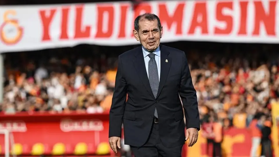 19 Mayıs Coşkusu Metin Oktay Tesisleri'nde! Galatasaray Başkanı Dursun Özbek'ten Açıklamalar