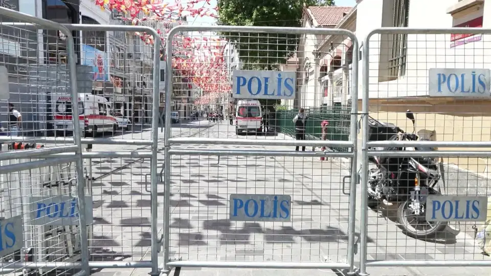 Taksim Meydanı Yaya Girişine Kapatıldı