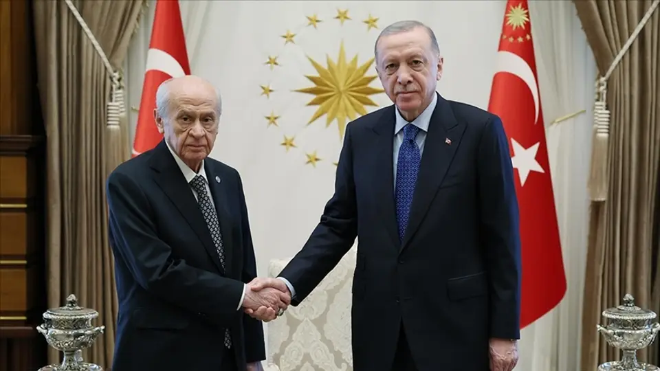 PKK Yarın Silah Bırakıyor: Erdoğan ile Bahçeli Tarihi Gün Öncesi Bir Araya Geldi