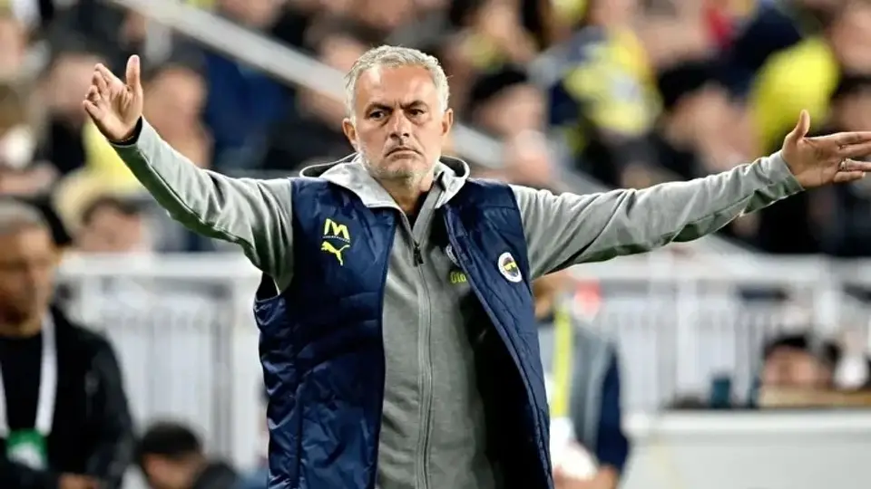 Mourinho, Kerem Aktürkoğlu'nu İstedi! Fenerbahçe Ciddi Bir Teklifle Benfica'nın Kapısını Çalacak