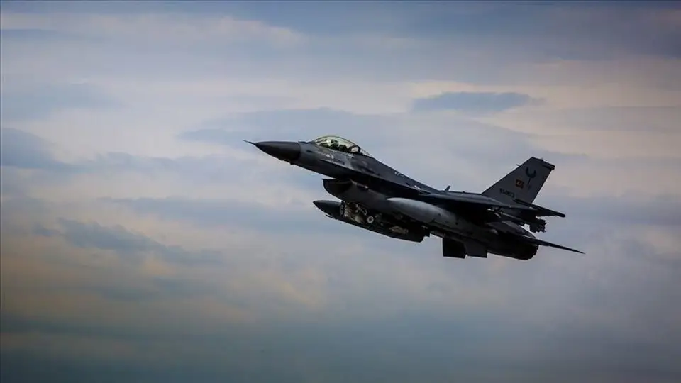 Türk F-16'ları KKTC'ye Konuşlandırıldı