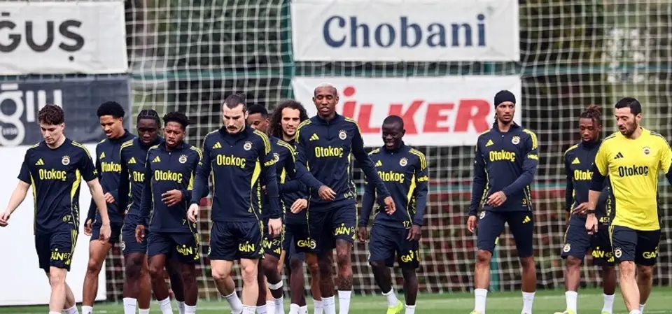 Fenerbahçe'de Derbi Mesaisi: Levent Mercan Sahalara Döndü!