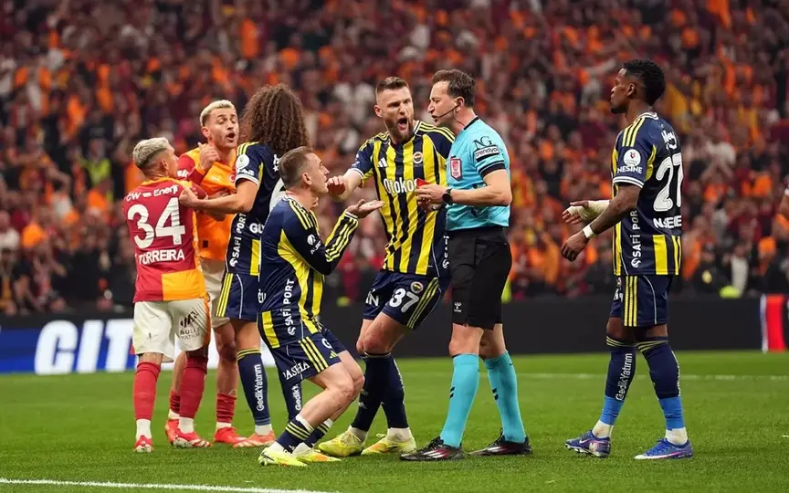 Derbi Hezimeti Sonrası Fenerbahçe Yönetiminden 'Acil Toplantı'