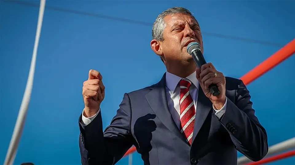 CHP'de Olağanüstü Kurultay Süreci Başladı: Özgür Özel'den "Hızlı ve Güçlü İrade" Mesajı