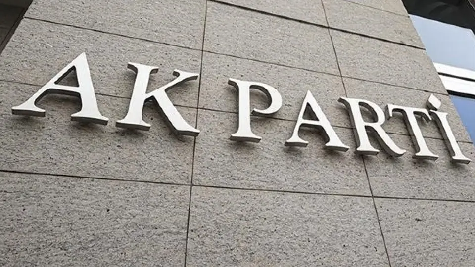 AK Parti'de 4 İl Başkanı Yenilendi