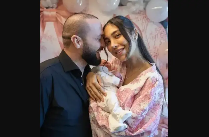 Berkay ile Eşi Özlem Ada Şahin'den Üçüncü Bebekleri 'Mihre' ile İlk Paylaşım