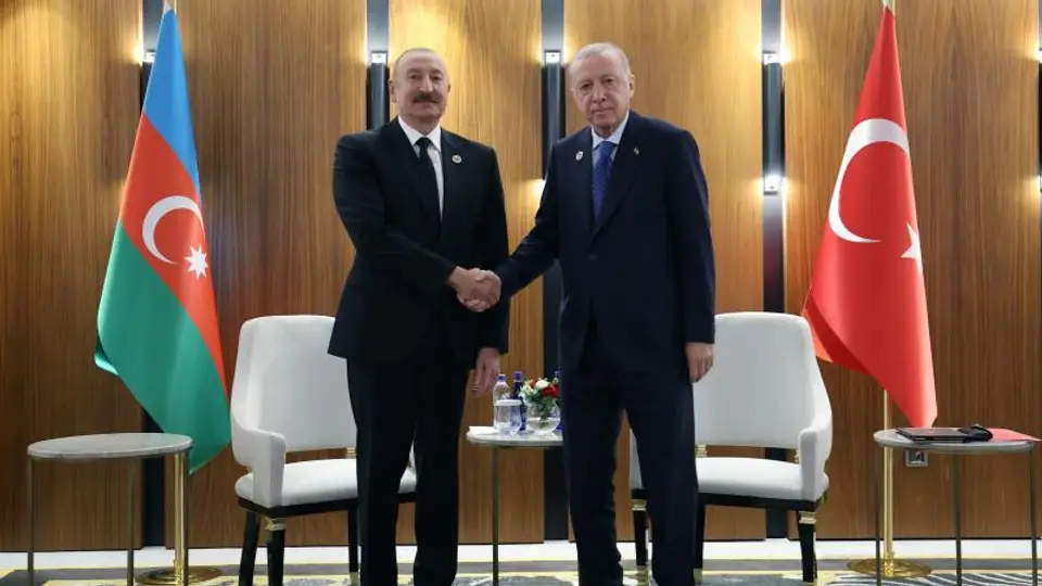 Cumhurbaşkanı Erdoğan, ŞİÖ Zirvesi Öncesi Aliyev ile Görüştü