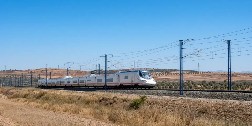 İspanya'da İki Yüksek Hızlı Tren Çarpıştı: 46 Ölü