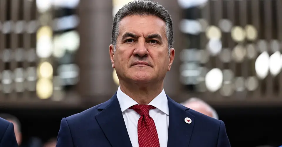 Mustafa Sarıgül, YENİ Parti Üyeliğini Askıya Alacak
