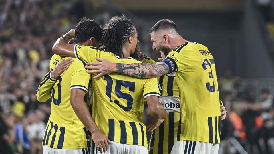 Fenerbahçe, UEFA Şampiyonlar Ligi 1. hafta maçında sahasında İtalya devi Roma ile heyecan dolu bir mücadeleye çıkacak. P