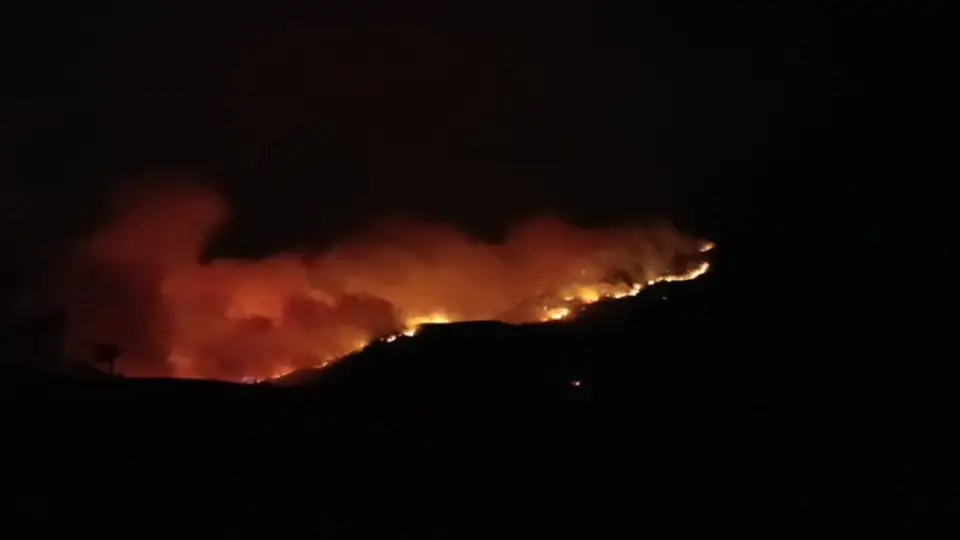 2 BÖLGEDE MÜDAHALE DEVAM EDİYOR