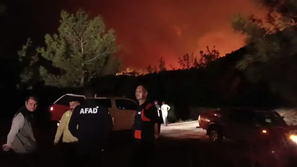2 BÖLGEDE MÜDAHALE DEVAM EDİYOR