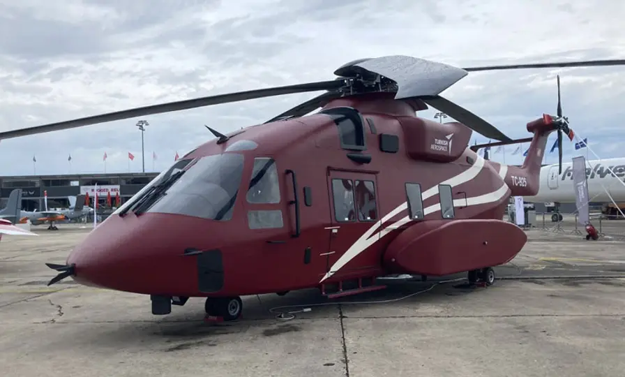 TUSAŞ T925 helikopterini ilk kez sergiledi | SavunmaSanayiST