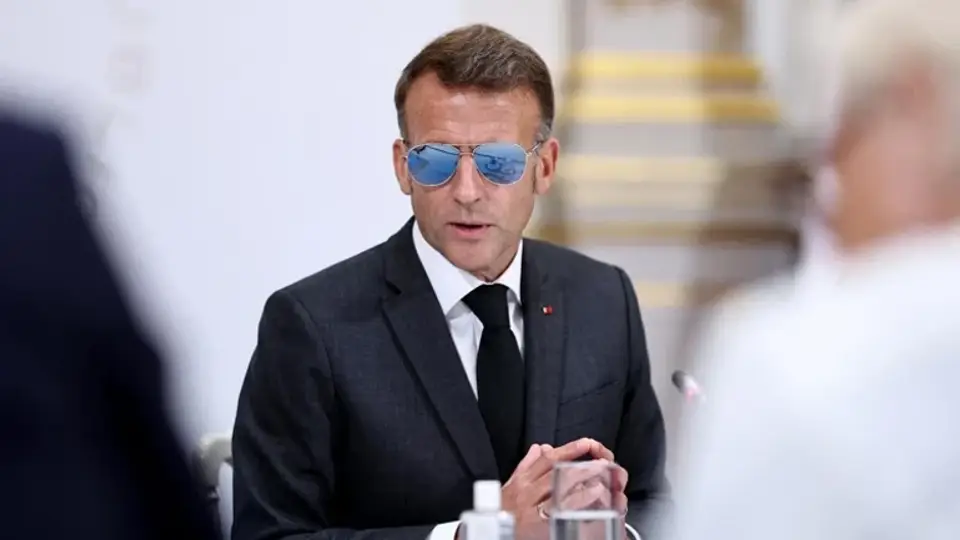 Fransa Cumhurbaşkanı Macrondan savaşa hazırlık talimatı: Pariste acil durum toplantısı