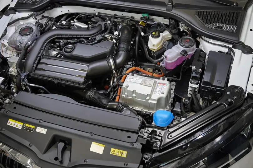 Skoda tarihinin ilk tam hibriti Octavia oldu: 100 km