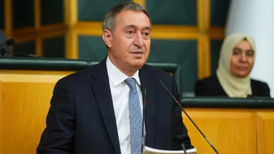 "CEZAEVİNİN İÇERİSİNDE BİR YAPI"