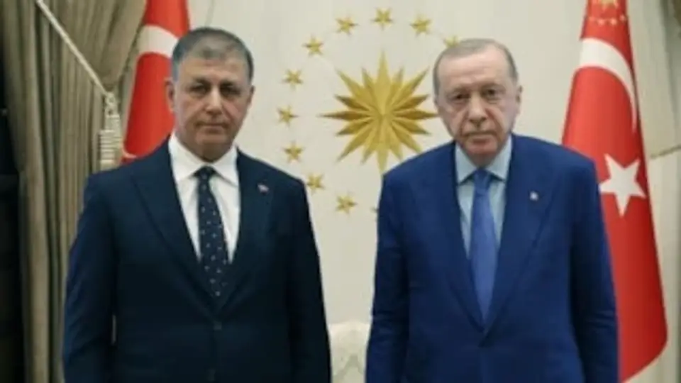 "KENDİSİNDEN OLUMLU ANLAMDA ÇOK ETKİLENDİM"