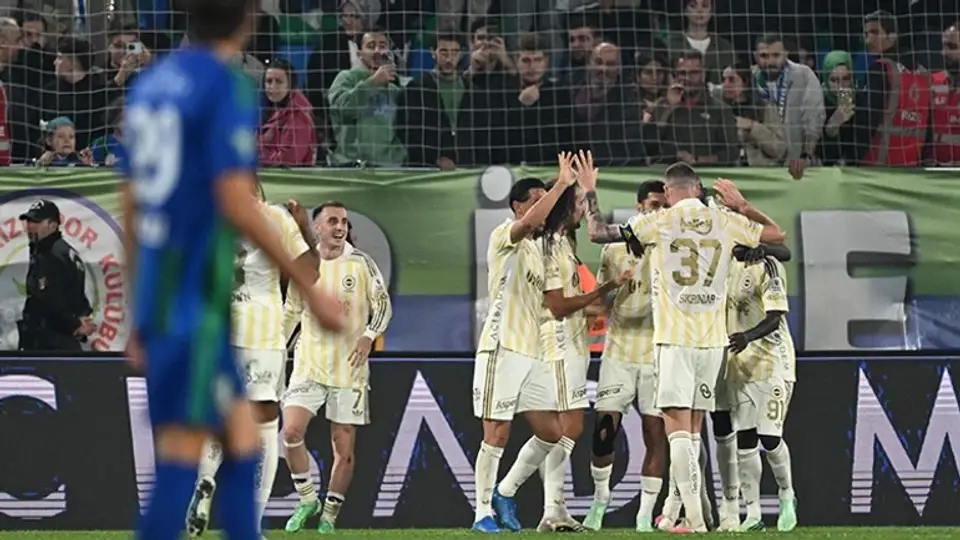Fenerbahçenin 3-0lık Rizespor galibiyeti sonrası İsmail Kartala eleştiri: Skor 2-0 olana kadar sezonun en kötü oyunlarından biri oynandı İsmail Kartal’ın dersler çıkarması lazım