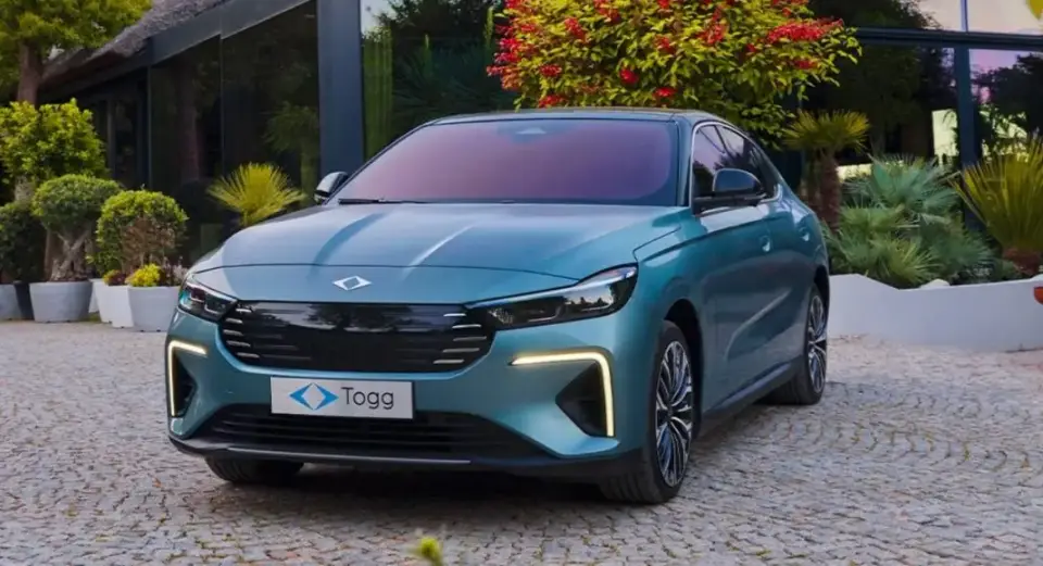 Şişecam’dan Togg T10F’e akıllı cam tavan: Perdeye gerek kalmayabilir