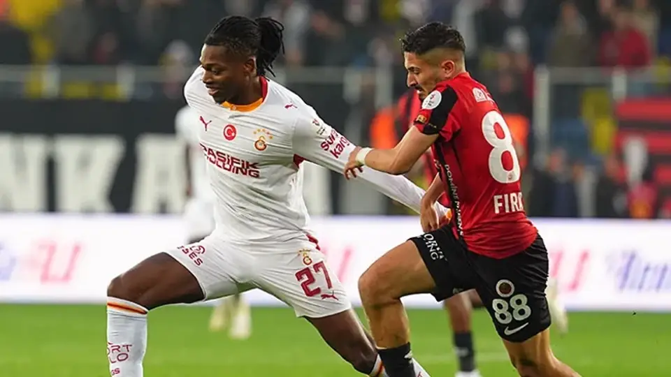Galatasarayda derbi öncesi Leao alarmı 16 dakika sonra oyundan çıktı