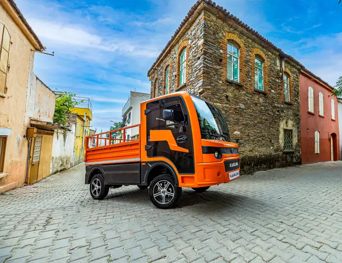İzmir’de geliştirilen elektrikli Karluna Pratik yollara çıktı