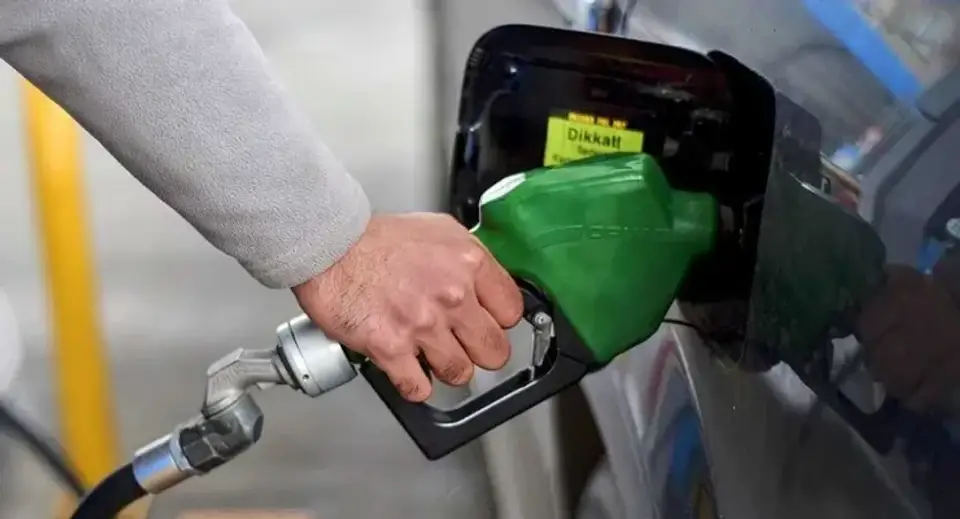 Benzine bir indirim daha: Güncel akaryakıt fiyatları