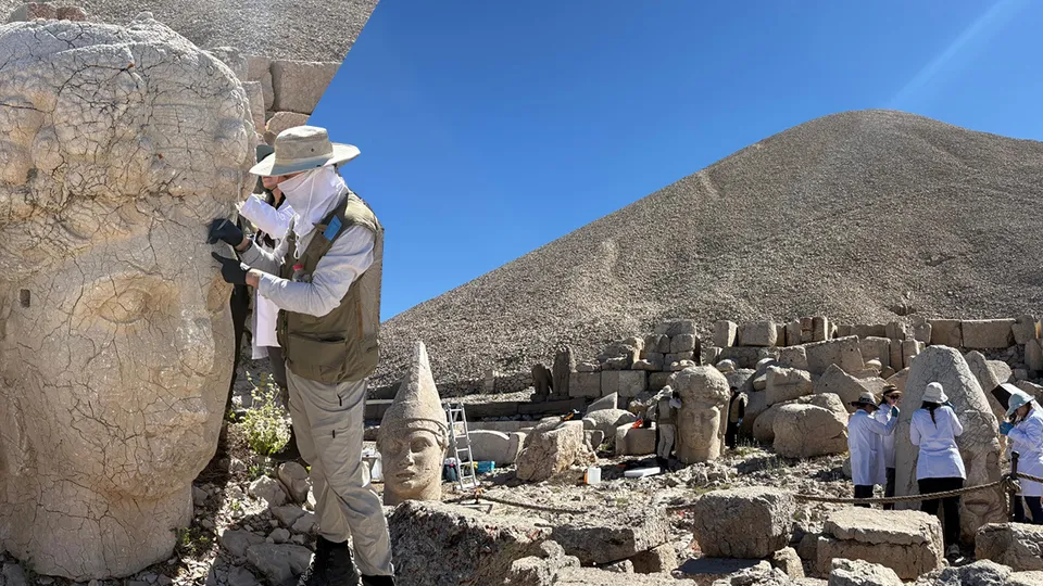 Nemrut Dağı Tümülüsü'ndeki heykeller için 5 yıllık koruma kalkanı