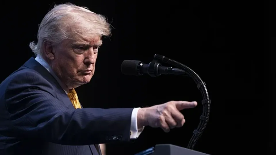 Trump, İran'a eşi benzeri görülmemiş ekonomik savaş ilan etti