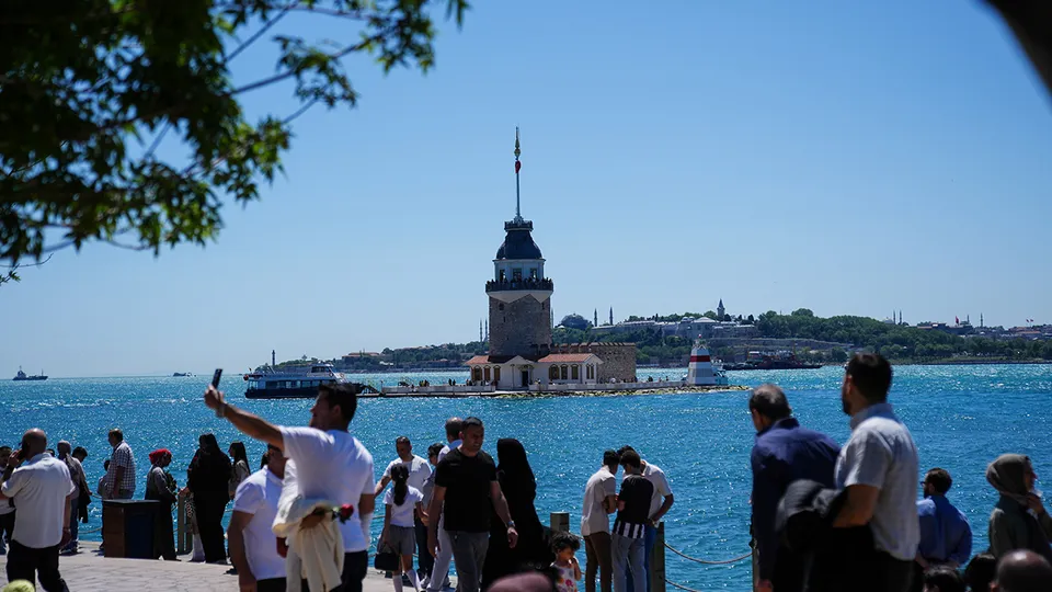 Afrika ve Basra'dan gelen sıcak hava dalgası İstanbul'da etkili. Ağustos sonuna kadar sürecek