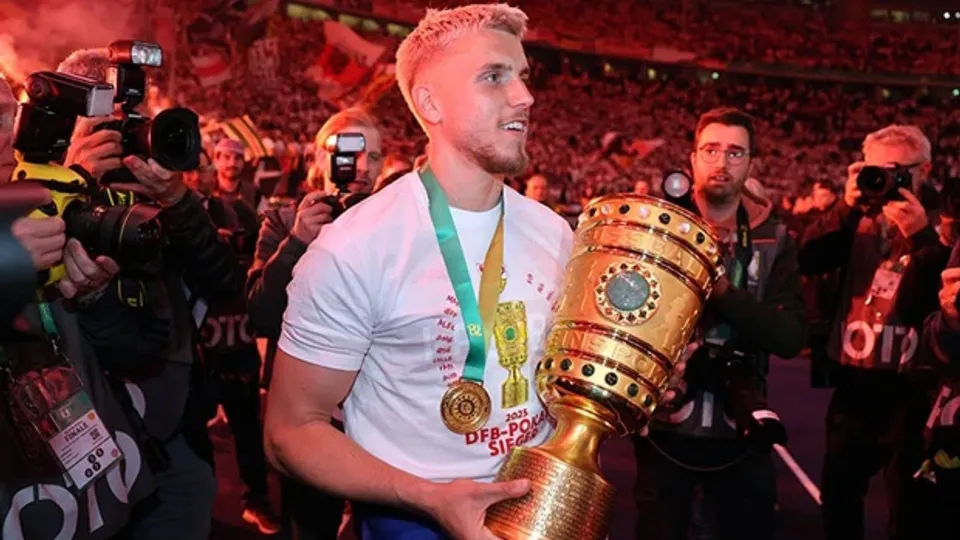 Galatasaray Demirovic için teklifi 18 milyon Euro’ya yükseltti