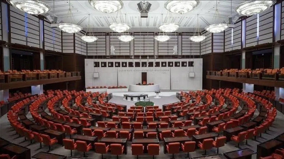 Ev Emekçilerine Tarihi Güvence: 40 Maddelik Dev Kanun Teklifi Meclis'te
