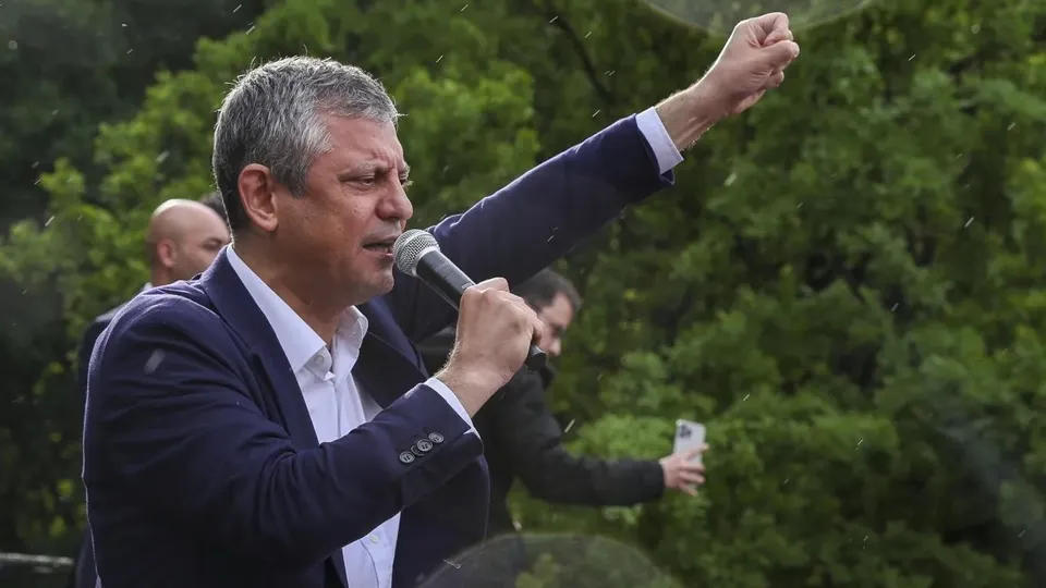Özgür Özel'den Büyük Taarruz mesajı: Bağımsızlığımızdan vazgeçmeyeceğiz