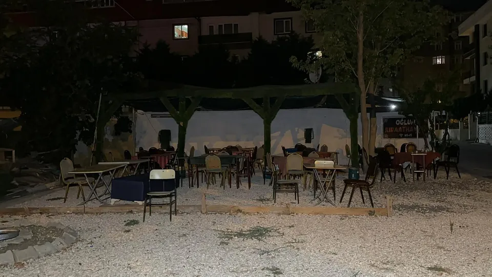 Büyükçekmece'de motosikletli saldırıda 3 kişi yaralandı