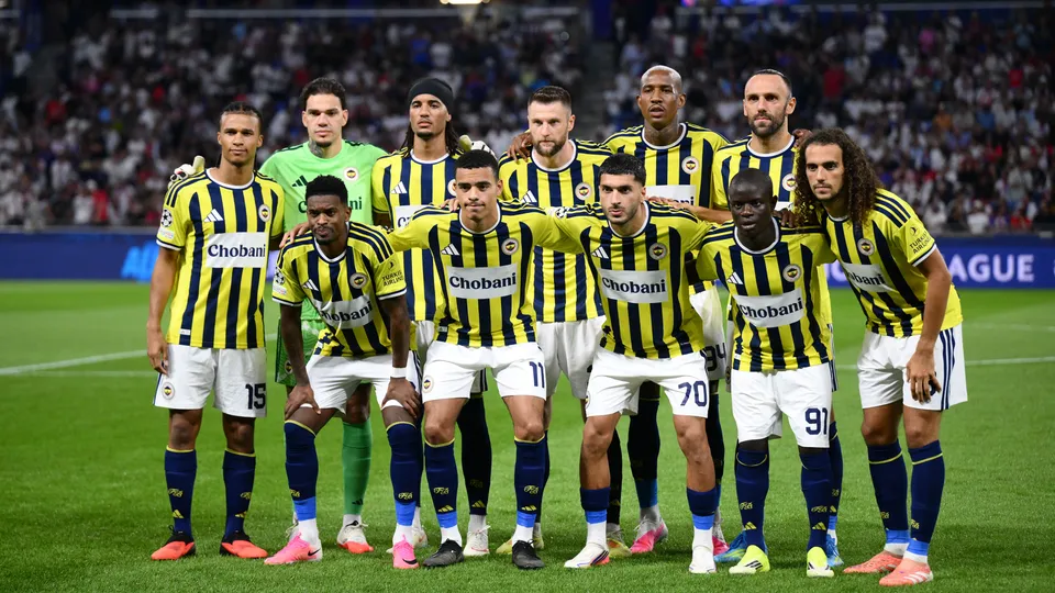 Fenerbahçe Lyon'u yenip 18 yıl sonra Şampiyonlar Ligi'ne döndü