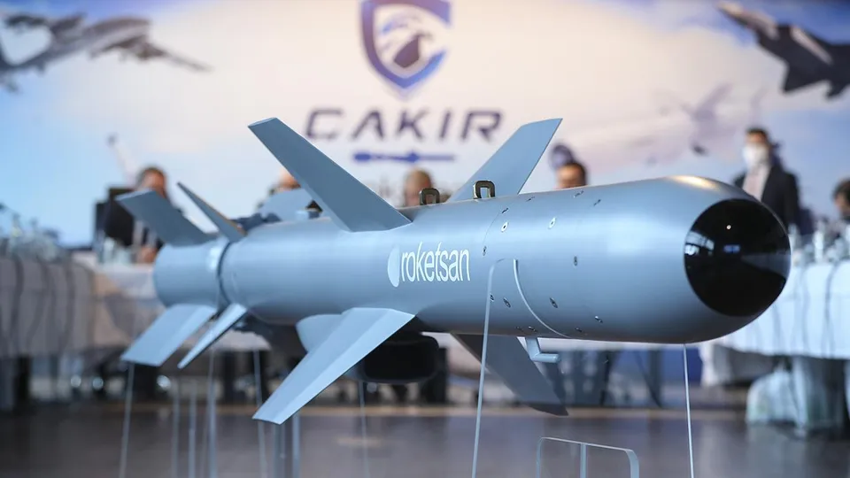 Yeni Nesil Seyir Füzesi ÇAKIR'dan Tam İsabet!